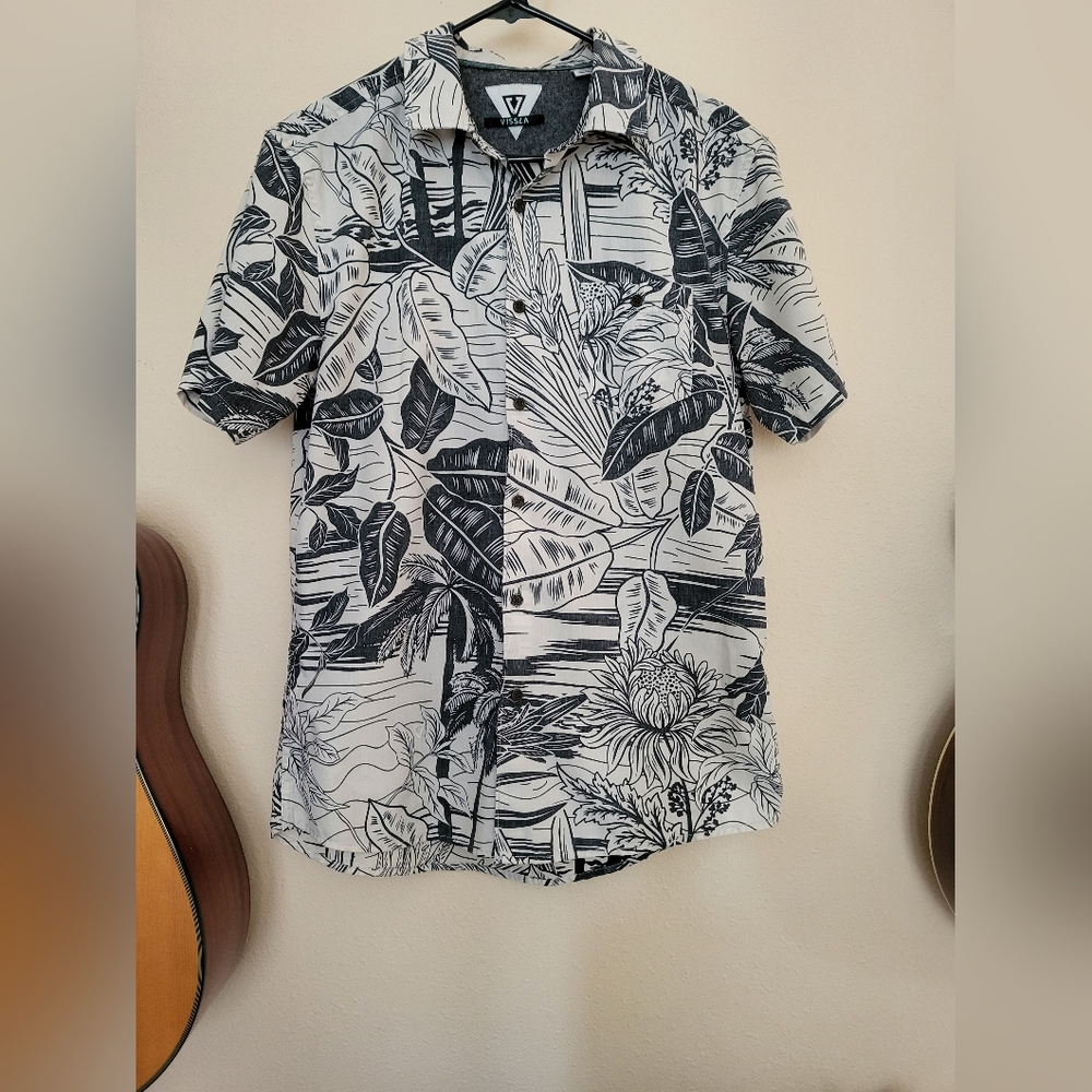 VISSLA Men's Floral Short Sleeve Shirt
